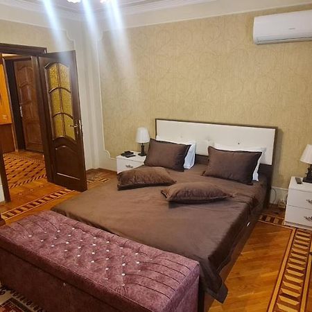 Gold Wall Apartment Baku Bagian luar foto