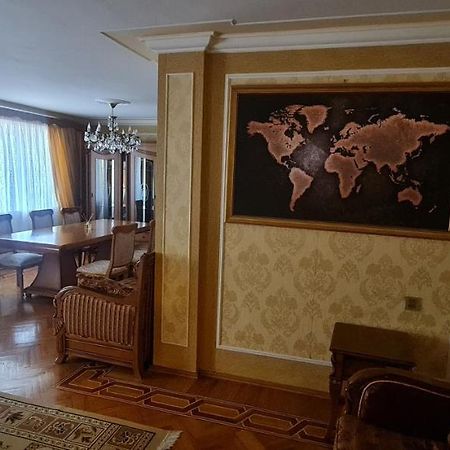 Gold Wall Apartment Baku Bagian luar foto