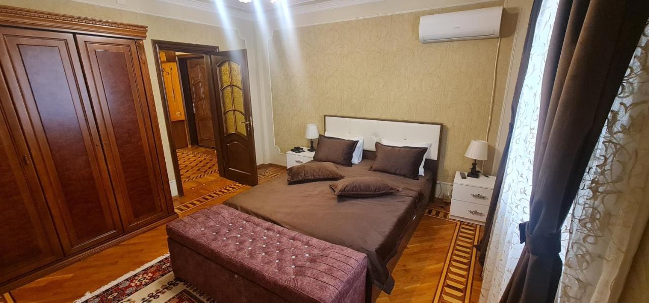 Gold Wall Apartment Baku Bagian luar foto